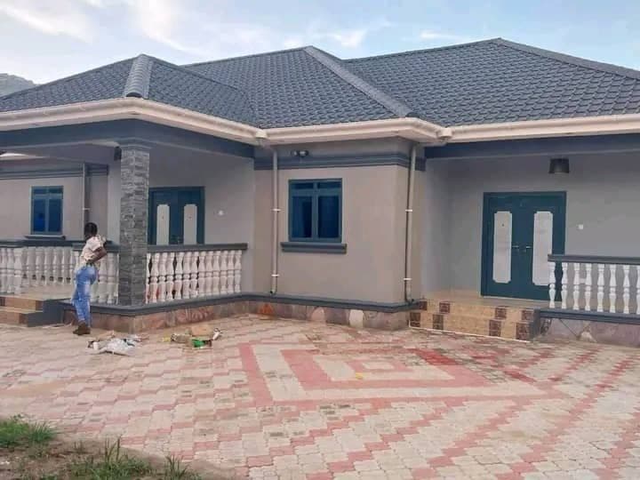 Suk Mamur, Juba