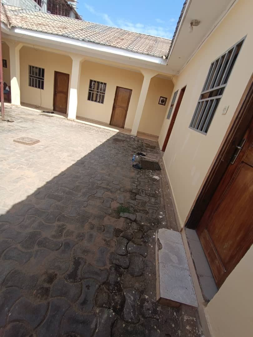 Nimra Talata, Juba